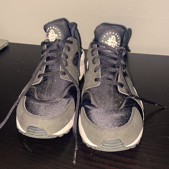 Nike Air Huarache - Picture 2 of 3